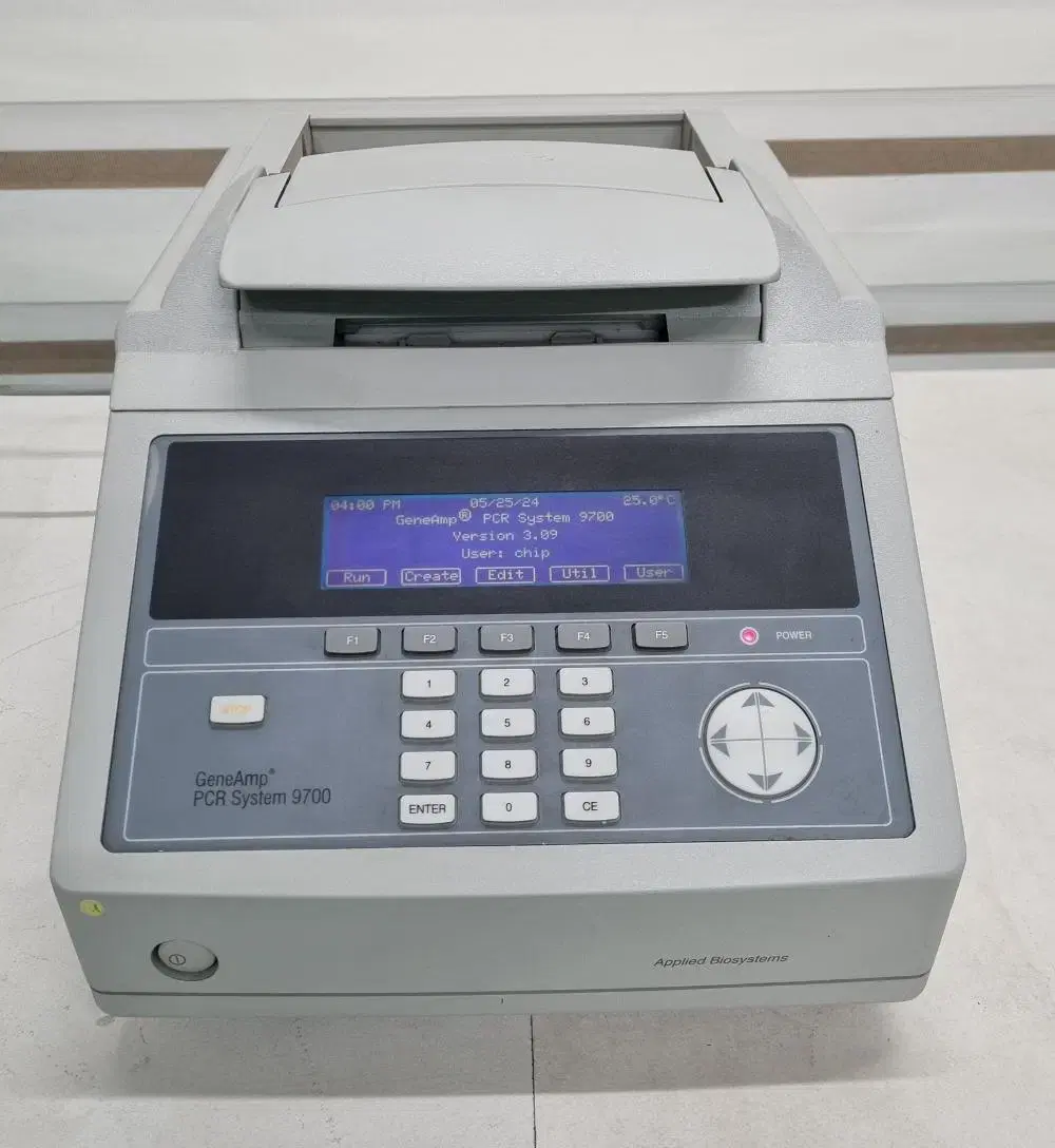 Applied Biosystems PCR System 9700.